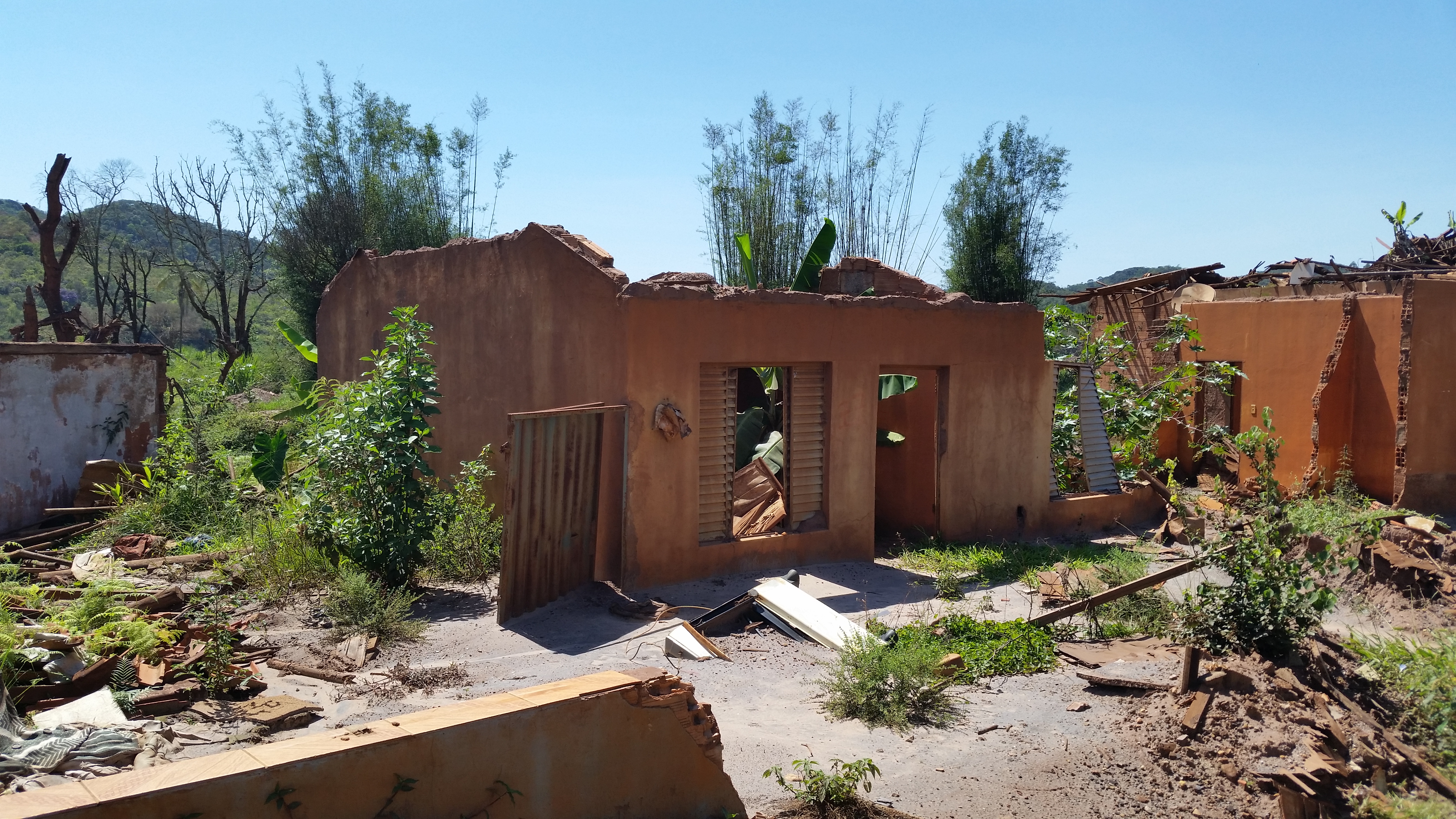 Bento Rodrigues, distrito devastado pela lama de dejetos da mineração