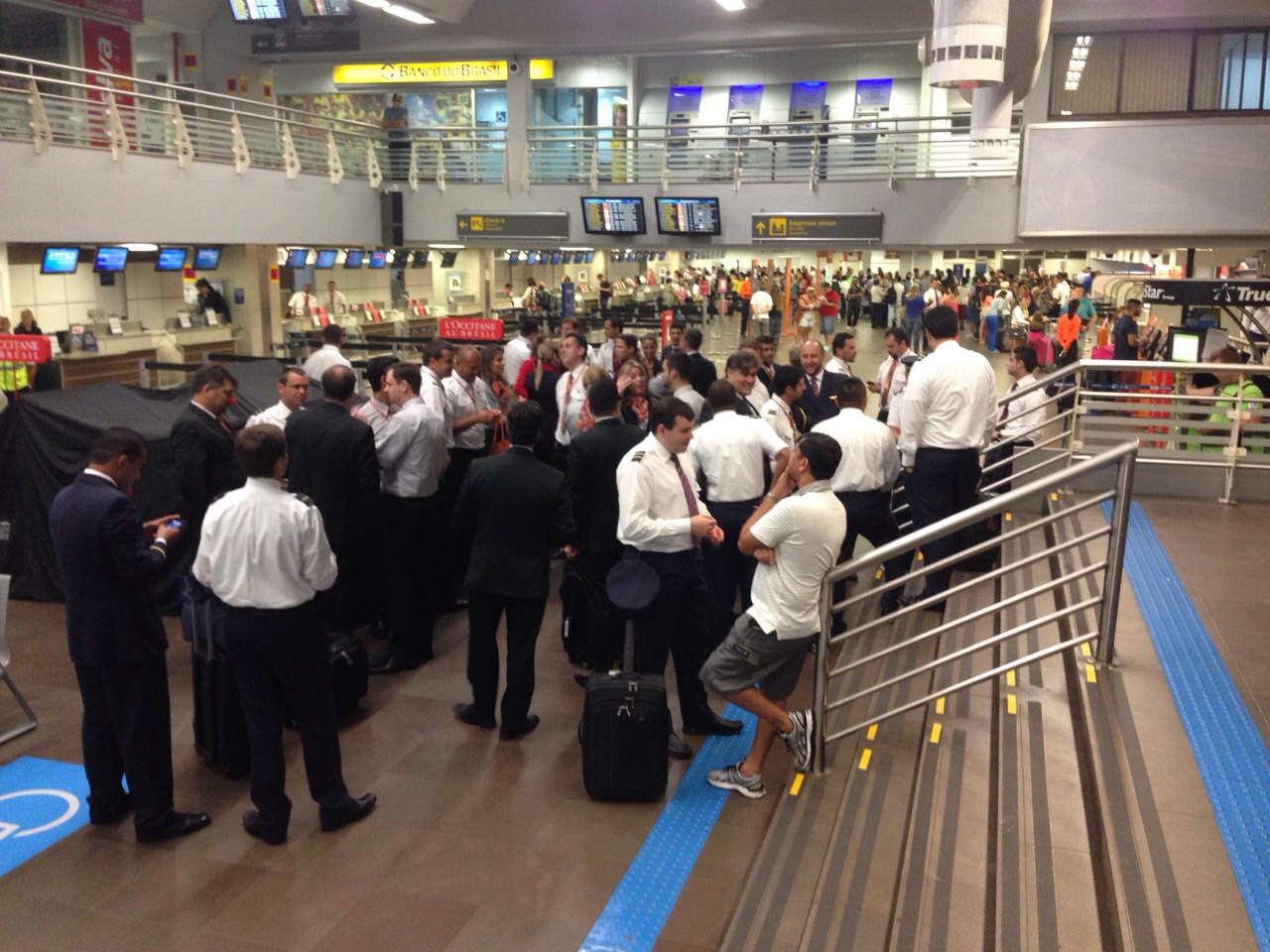 Aeroportos do país registram atrasos em dia de protesto - EBC