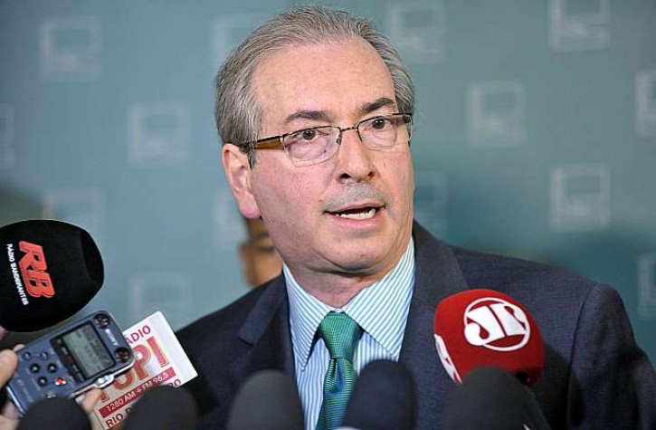 * Eduardo Cunha anuncia rompimento político com governo.