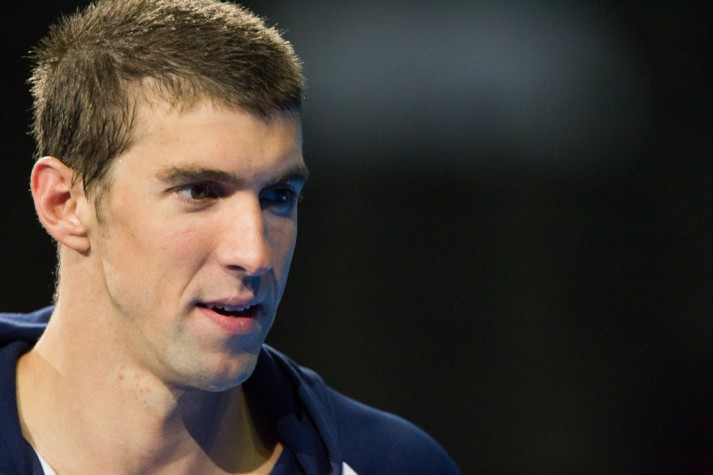 Michael Phelps volta a treinar e pode competir no Rio-2016