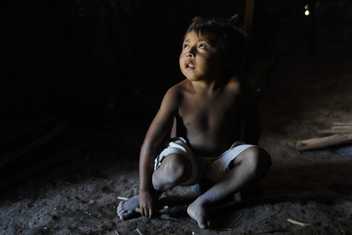 Criança indígena da etnia Ingaricó