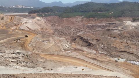 Barragem do Fundão, um ano após o rompimento