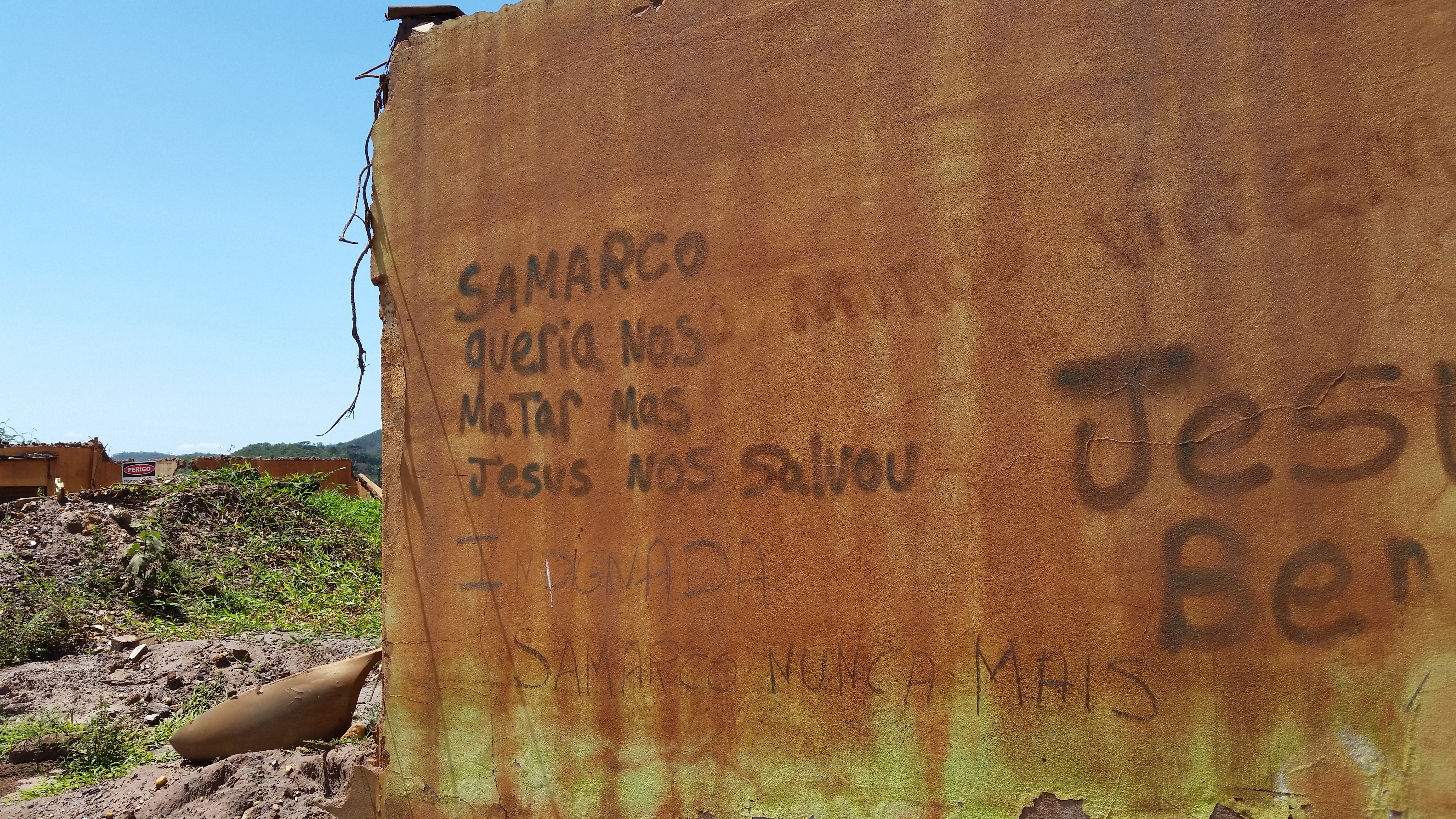 Bento Rodrigues, distrito devastado pela lama de dejetos da mineração