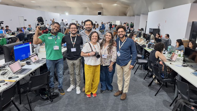 Repórteres e fotógrafos da Agência Brasil dentro do Centro de Mídia Internacional. Foto: Divulgação