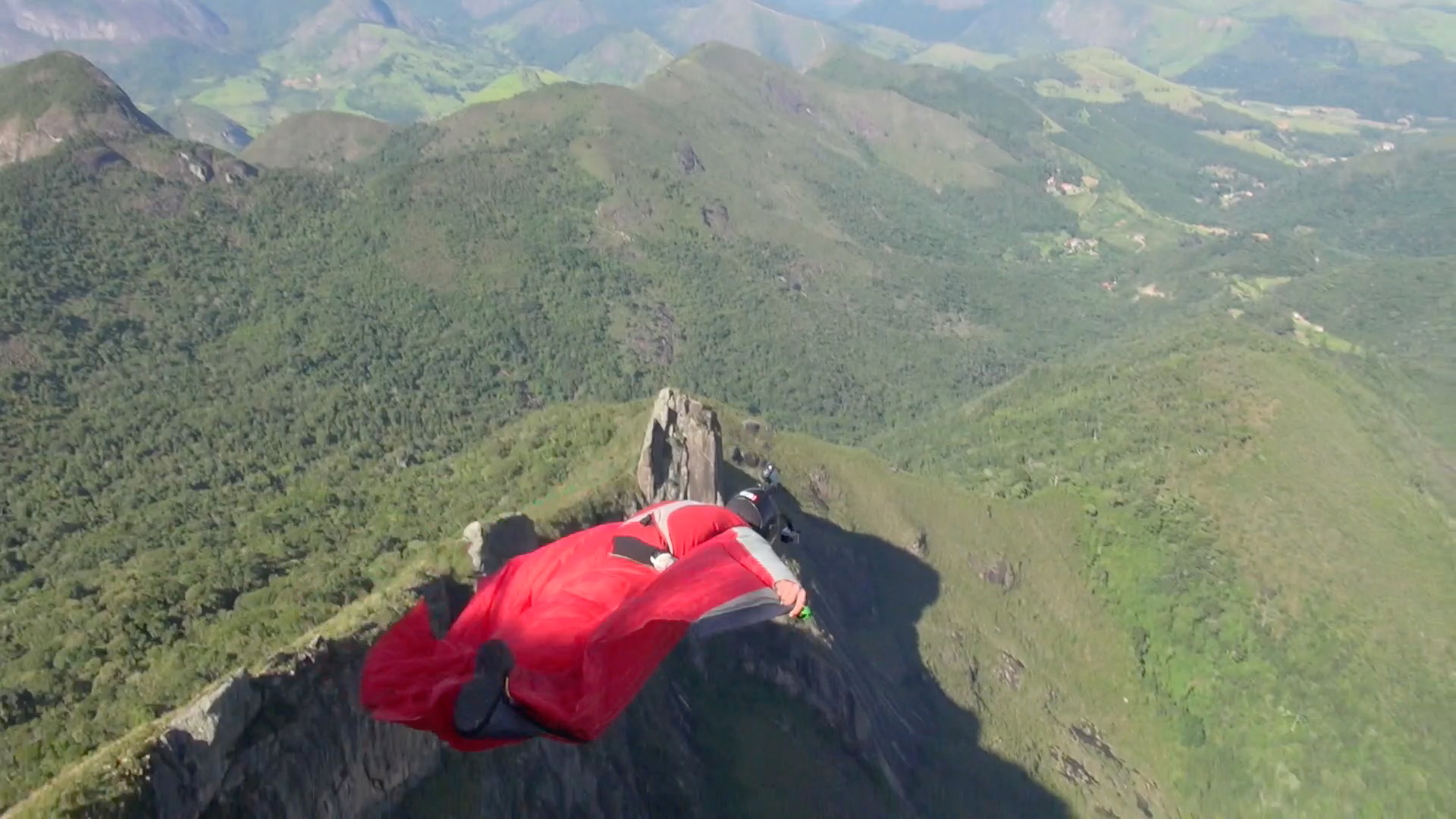 Programa mostra saltos das Torres de Bonsucesso no Parque Estadual dos Três Picos