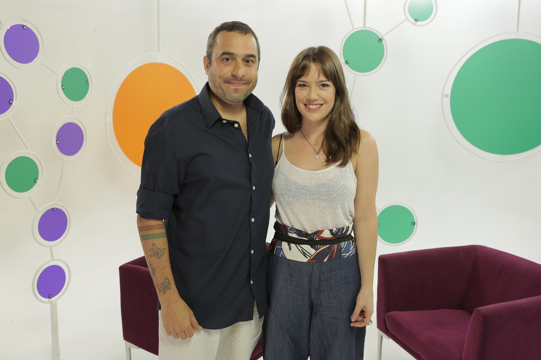 Natália Lage entrevista o documentarista e diretor Pedro Asbeg