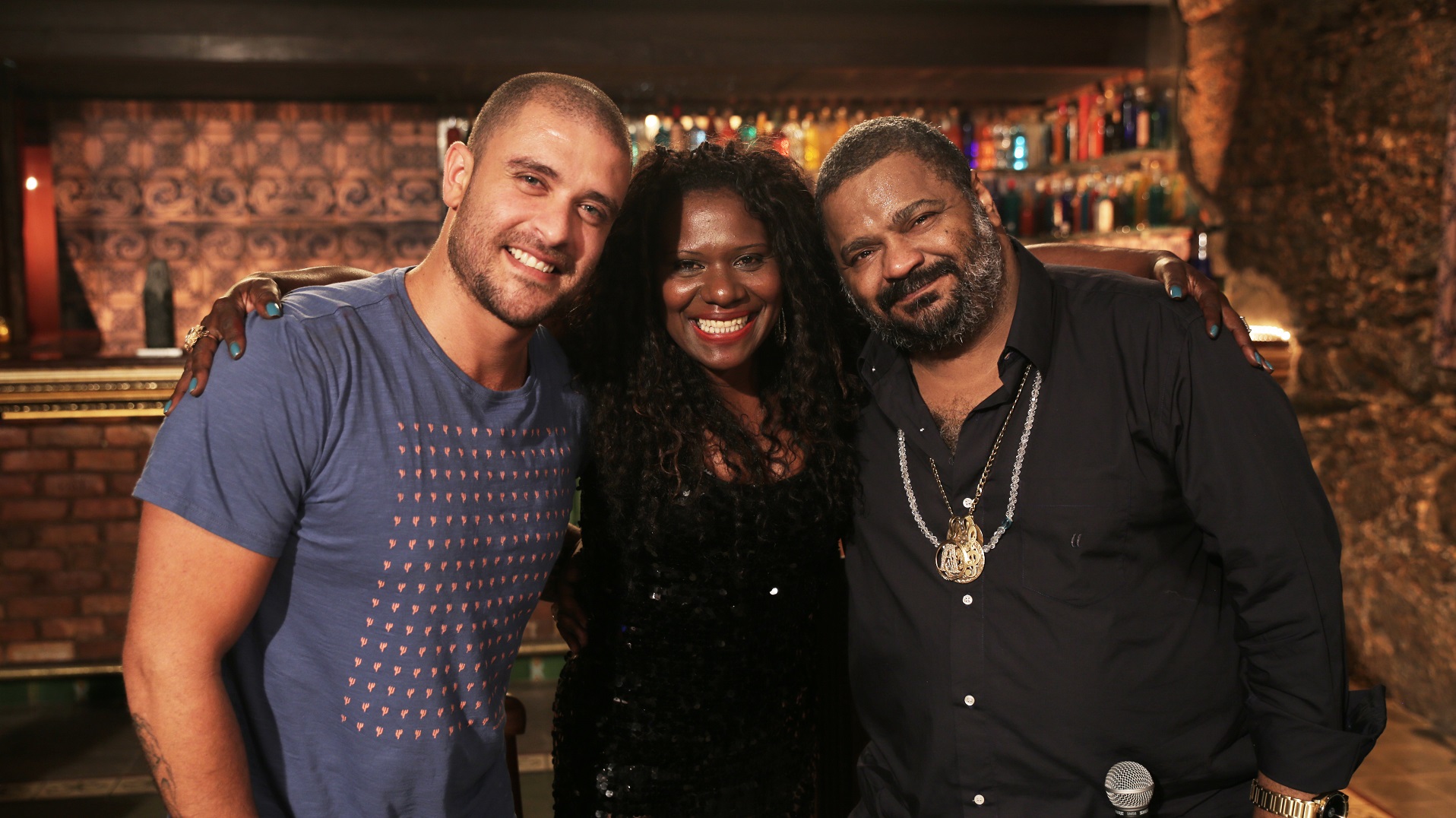 O bamba Diogo Nogueira resgata canções da artista na atração musical desta semana